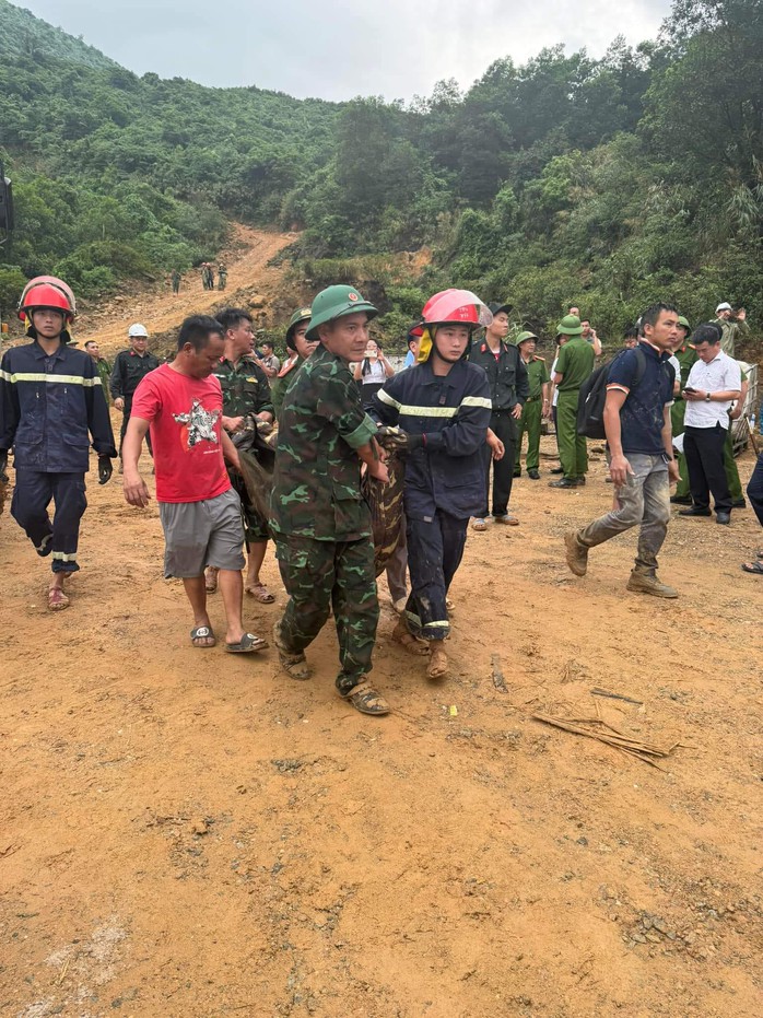 Liên quan vụ sạt lở khiến 7 người thương vong thi công dự án điện: Có nạn nhân chưa đủ tuổi lao động- Ảnh 2. Liên quan vụ sạt lở khiến 7 người thương vong thi công dự án điện: Có nạn nhân chưa đủ tuổi lao động- Ảnh 2.