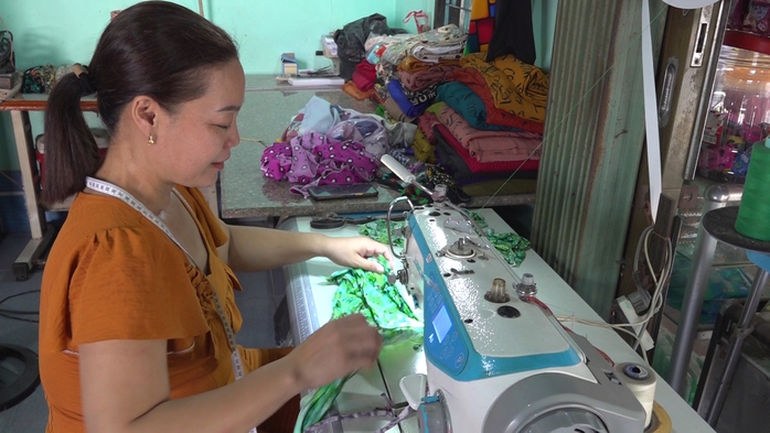 NÂNG BƯỚC NGƯỜI LAO ĐỘNG: Đi làm thuê, về làm chủ- Ảnh 1. NÂNG BƯỚC NGƯỜI LAO ĐỘNG: Đi làm thuê, về làm chủ- Ảnh 1.