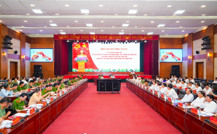 Bộ trưởng Công an Tô Lâm làm việc với Ban thường vụ Thành ủy Hải Phòng- Ảnh 3. Bộ trưởng Công an Tô Lâm làm việc với Ban thường vụ Thành ủy Hải Phòng- Ảnh 3.