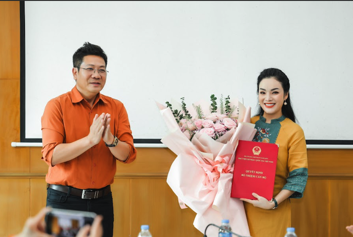 Ca sĩ Tân Nhàn được bổ nhiệm Trưởng khoa Thanh nhạc- Ảnh 1. Ca sĩ Tân Nhàn được bổ nhiệm Trưởng khoa Thanh nhạc- Ảnh 1.
