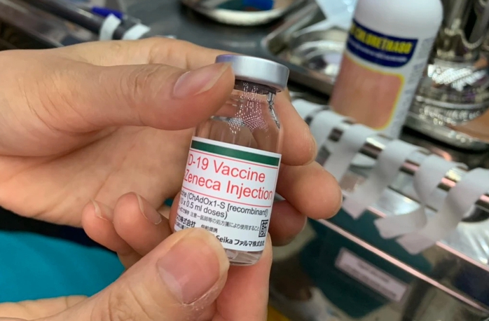 Đề nghị Bộ Y tế chấm dứt phê duyệt sử dụng vắc-xin AstraZeneca- Ảnh 1. Đề nghị Bộ Y tế chấm dứt phê duyệt sử dụng vắc-xin AstraZeneca- Ảnh 1.