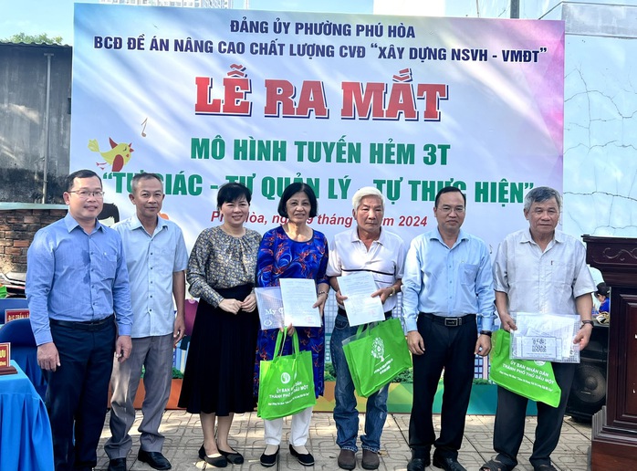 Một phường ở Bình Dương phát mã QR cho dân để nhắc nhở chó thả rông, thu gom rác- Ảnh 2.