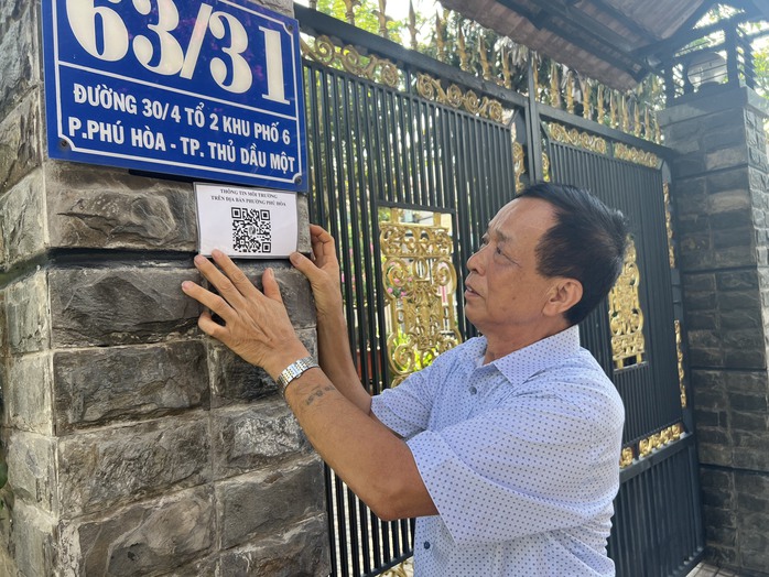 Một phường ở Bình Dương phát mã QR cho dân để nhắc nhở chó thả rông, thu gom rác- Ảnh 1.