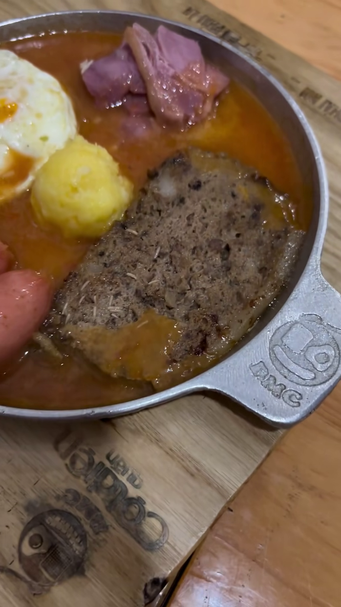 Thông tin mới vụ pate bánh mì chảo Cột Điện Quán lúc nhúc dòi- Ảnh 2. Thông tin mới vụ pate bánh mì chảo Cột Điện Quán lúc nhúc dòi- Ảnh 2.