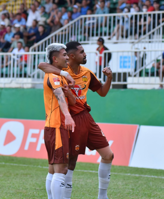 LPBank HAGL thắng trận thứ 5 tại V-League 2023-2024- Ảnh 3. LPBank HAGL thắng trận thứ 5 tại V-League 2023-2024- Ảnh 3.