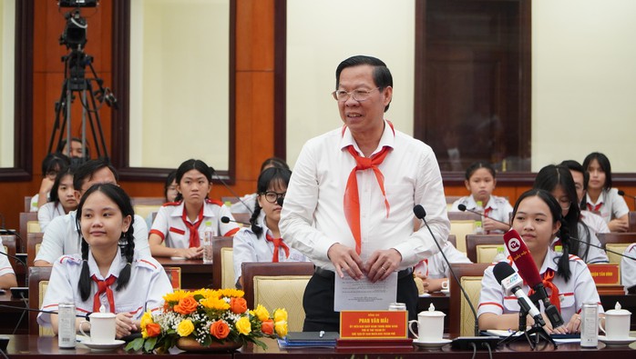 Lãnh đạo TP HCM gặp gỡ, lắng nghe thiếu nhi- Ảnh 2. Lãnh đạo TP HCM gặp gỡ, lắng nghe thiếu nhi- Ảnh 2.