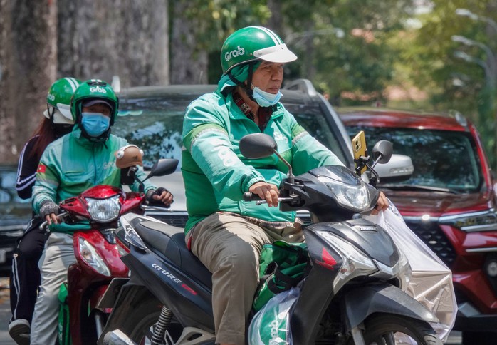 Tăng sức hấp dẫn của chính sách BHXH tự nguyện sẽ thu hút lao động phi chính thức Ảnh: HOÀNG TRIỀU Tăng sức hấp dẫn của chính sách BHXH tự nguyện sẽ thu hút lao động phi chính thức Ảnh: HOÀNG TRIỀU