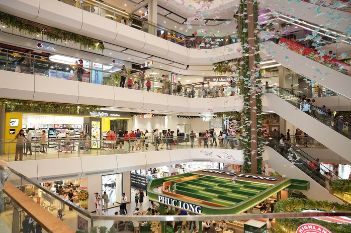 Mở cửa đón khách từ 1-6, TTTM Vincom Mega Mall Grand Park hứa hẹn trở thành tâm điểm mua sắm, ẩm thực, vui chơi giải trí đẳng cấp quốc tế phía Đông TP HCM Mở cửa đón khách từ 1-6, TTTM Vincom Mega Mall Grand Park hứa hẹn trở thành tâm điểm mua sắm, ẩm thực, vui chơi giải trí đẳng cấp quốc tế phía Đông TP HCM
