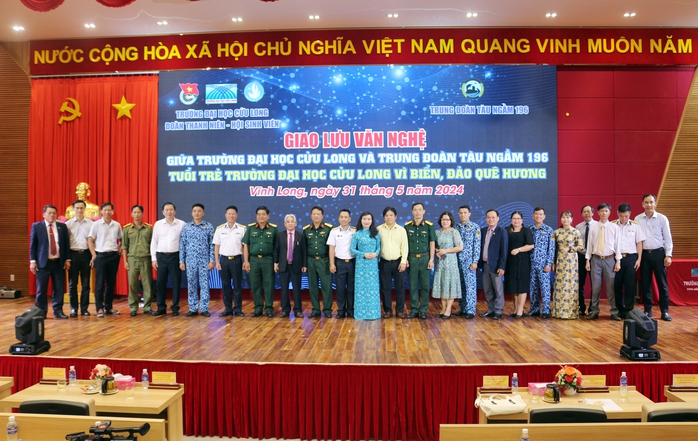 Trường ĐH Cửu Long tổ chức hội nghị về chủ quyền biển, đảo của Tổ quốc- Ảnh 4. Trường ĐH Cửu Long tổ chức hội nghị về chủ quyền biển, đảo của Tổ quốc- Ảnh 4.