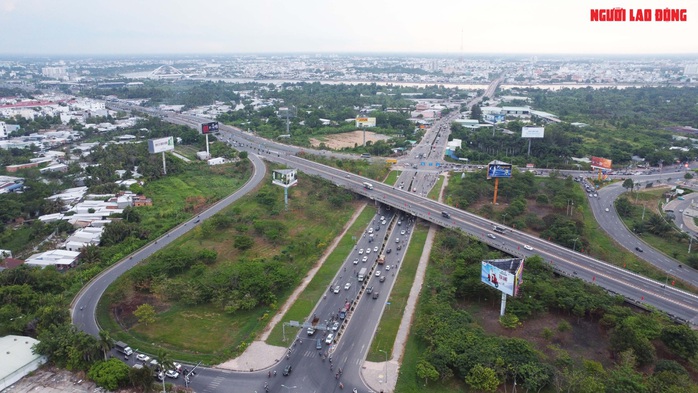 VIDEO: Những hình ảnh chưa đẹp tại cửa ngõ nội ô Cần Thơ- Ảnh 1. VIDEO: Những hình ảnh chưa đẹp tại cửa ngõ nội ô Cần Thơ- Ảnh 1.