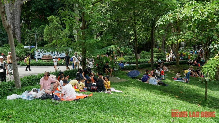 Ngày Quốc tế Thiếu nhi: Đầm Sen, Thảo Cầm Viên đông nghẹt trẻ- Ảnh 12. Ngày Quốc tế Thiếu nhi: Đầm Sen, Thảo Cầm Viên đông nghẹt trẻ- Ảnh 12.
