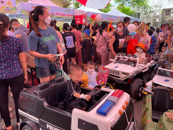 Tết thiếu nhi đặc biệt của những em bé trong bệnh viện- Ảnh 8. Tết thiếu nhi đặc biệt của những em bé trong bệnh viện- Ảnh 8.