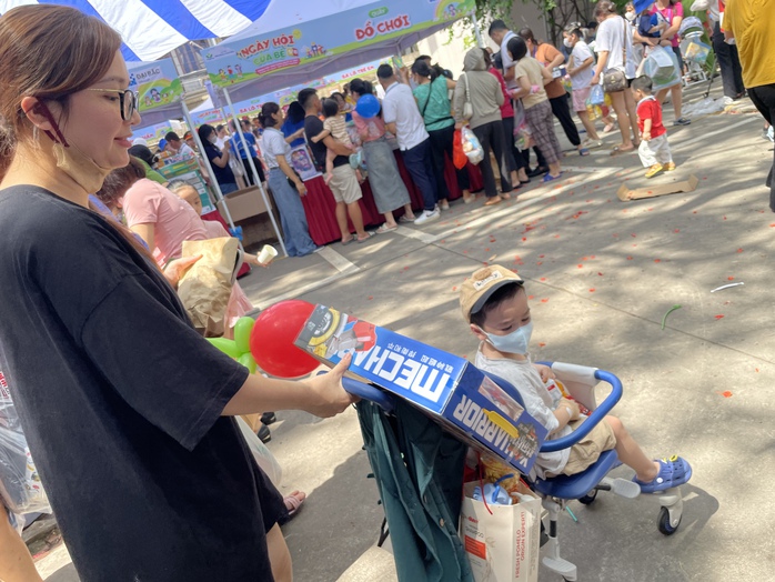 Tết thiếu nhi đặc biệt của những em bé trong bệnh viện- Ảnh 11. Tết thiếu nhi đặc biệt của những em bé trong bệnh viện- Ảnh 11.