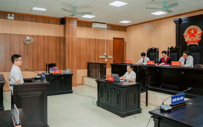 Nhận hối lộ 57 triệu đồng, cựu giám đốc trung tâm đăng kiểm lĩnh 36 tháng tù- Ảnh 2. Nhận hối lộ 57 triệu đồng, cựu giám đốc trung tâm đăng kiểm lĩnh 36 tháng tù- Ảnh 2.