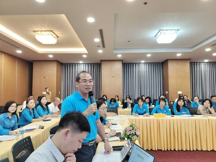 Công nhân thiệt thòi khi thay đổi phương pháp đánh giá công việc nặng nhọc, độc hại- Ảnh 1. Công nhân thiệt thòi khi thay đổi phương pháp đánh giá công việc nặng nhọc, độc hại- Ảnh 1.