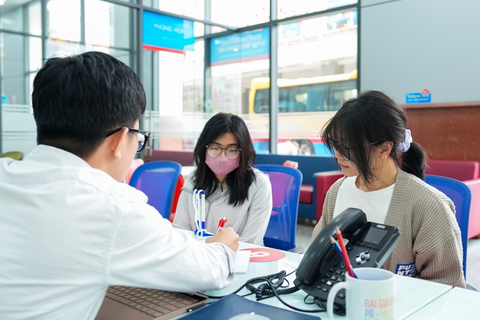 Cung cầu lao động vẫn lệch pha- Ảnh 1. Cung cầu lao động vẫn lệch pha- Ảnh 1.