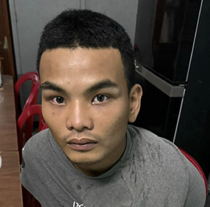 Hai thanh niên mạo danh công an, mang còng số 8 đi trấn lột tiền- Ảnh 1. Hai thanh niên mạo danh công an, mang còng số 8 đi trấn lột tiền- Ảnh 1.