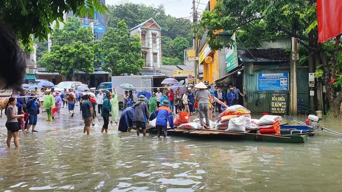 Thủ tướng chỉ đạo khắc phục hậu quả mưa lũ, ngập lụt tại miền Bắc- Ảnh 2. Thủ tướng chỉ đạo khắc phục hậu quả mưa lũ, ngập lụt tại miền Bắc- Ảnh 2.