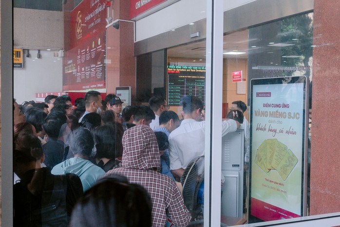 Đề nghị cử công an phối hợp đảm bảo an ninh trật tự tại các điểm bán vàng miếng- Ảnh 1. Đề nghị cử công an phối hợp đảm bảo an ninh trật tự tại các điểm bán vàng miếng- Ảnh 1.