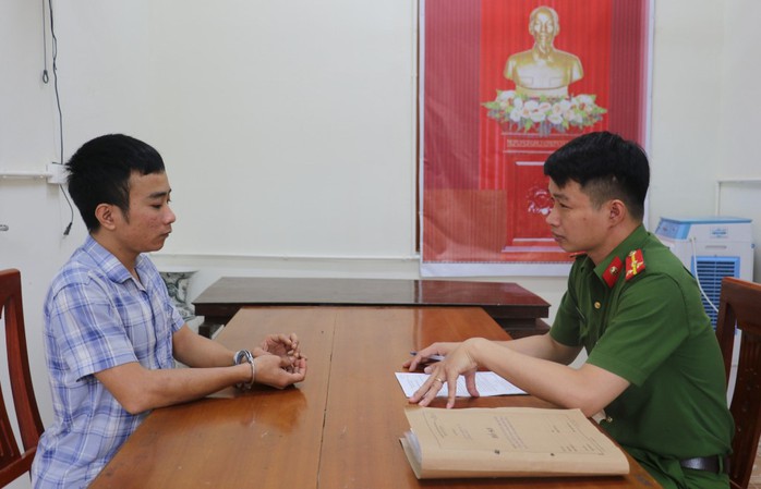 Bắt thầy dạy lái xe chiếm đoạt hơn 200 triệu đồng của nhiều học viên- Ảnh 1. Bắt thầy dạy lái xe chiếm đoạt hơn 200 triệu đồng của nhiều học viên- Ảnh 1.