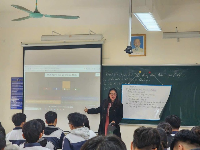 63 giáo viên tố bị “xù” tiền hỗ trợ học thạc sĩ, Chủ tịch Hà Nội chỉ đạo xử lý ngay- Ảnh 1. 63 giáo viên tố bị “xù” tiền hỗ trợ học thạc sĩ, Chủ tịch Hà Nội chỉ đạo xử lý ngay- Ảnh 1.