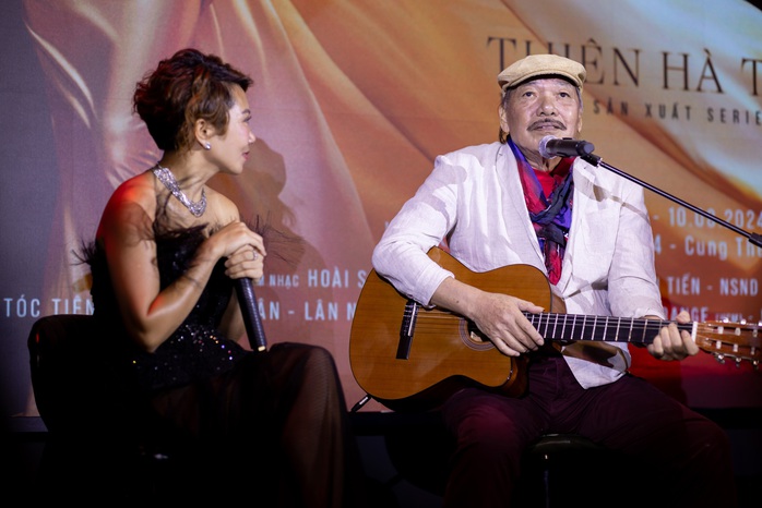 Hà Trần kỷ niệm 30 năm hát bằng "Thiên hà tinh khôi"- Ảnh 2. Hà Trần kỷ niệm 30 năm hát bằng "Thiên hà tinh khôi"- Ảnh 2.