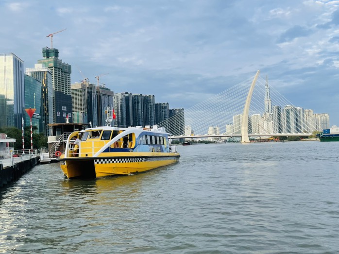 Nghiên cứu mở tuyến tàu cao tốc từ TP HCM đến sân bay Long Thành- Ảnh 1. Nghiên cứu mở tuyến tàu cao tốc từ TP HCM đến sân bay Long Thành- Ảnh 1.