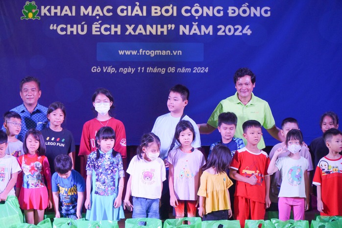 Ra mắt dự án phổ cập bơi và phòng chống đuối nước - Frogman- Ảnh 8. Ra mắt dự án phổ cập bơi và phòng chống đuối nước - Frogman- Ảnh 8.