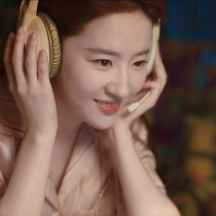 Lưu Diệc Phi được khen "tiến bộ về diễn xuất"- Ảnh 2. Lưu Diệc Phi được khen "tiến bộ về diễn xuất"- Ảnh 2.