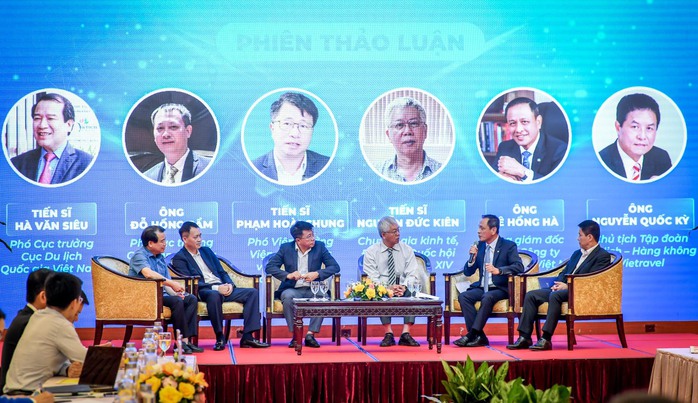 Các đại biểu trao đổi tại hội thảo Các đại biểu trao đổi tại hội thảo