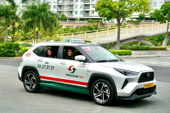 Hãng taxi đầu tiên đưa 806 xe Hybrid vào hoạt động- Ảnh 4.
