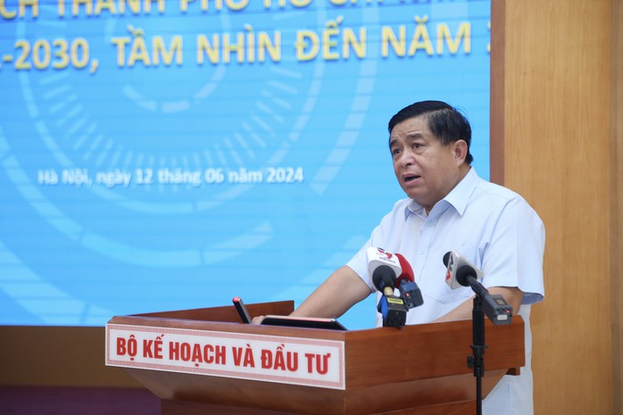 Quy hoạch TP HCM cần giải quyết các vấn đề ùn tắc giao thông, ngập úng, ô nhiễm- Ảnh 1.