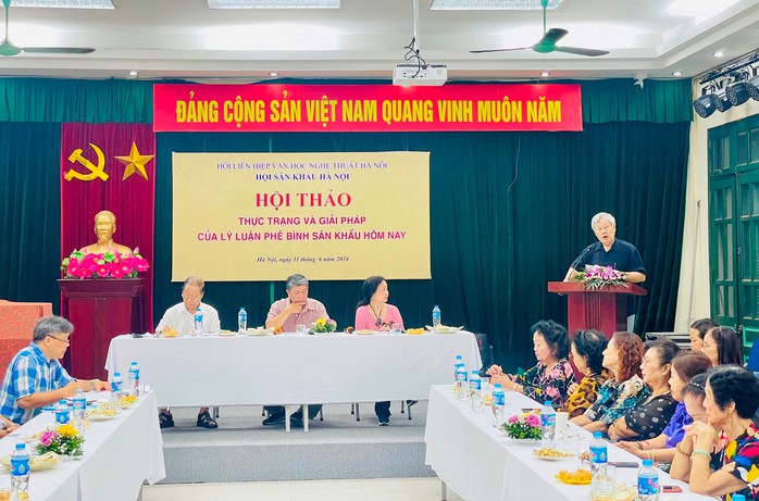 Lý luận, phê bình sân khấu thưa vắng người giỏi nghề- Ảnh 1. Lý luận, phê bình sân khấu thưa vắng người giỏi nghề- Ảnh 1.