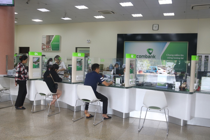 Nhân viên ngân hàng kịp ngăn bà chủ cửa hàng phân bón bị lừa chuyển 2 tỉ đồng- Ảnh 2. Nhân viên ngân hàng kịp ngăn bà chủ cửa hàng phân bón bị lừa chuyển 2 tỉ đồng- Ảnh 2.