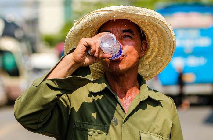 Nắng nóng gay gắt trên cả nước- Ảnh 1. Nắng nóng gay gắt trên cả nước- Ảnh 1.