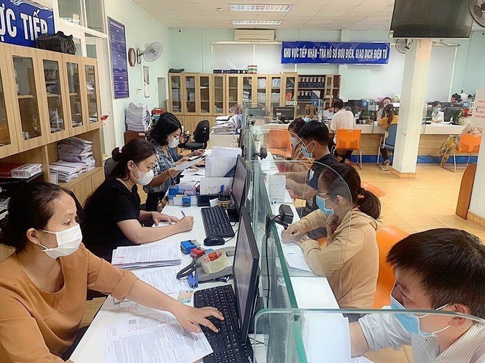 Bổ sung thêm 3 nhóm đối tượng hưởng chính sách nghỉ hưu trước tuổi- Ảnh 1. Bổ sung thêm 3 nhóm đối tượng hưởng chính sách nghỉ hưu trước tuổi- Ảnh 1.