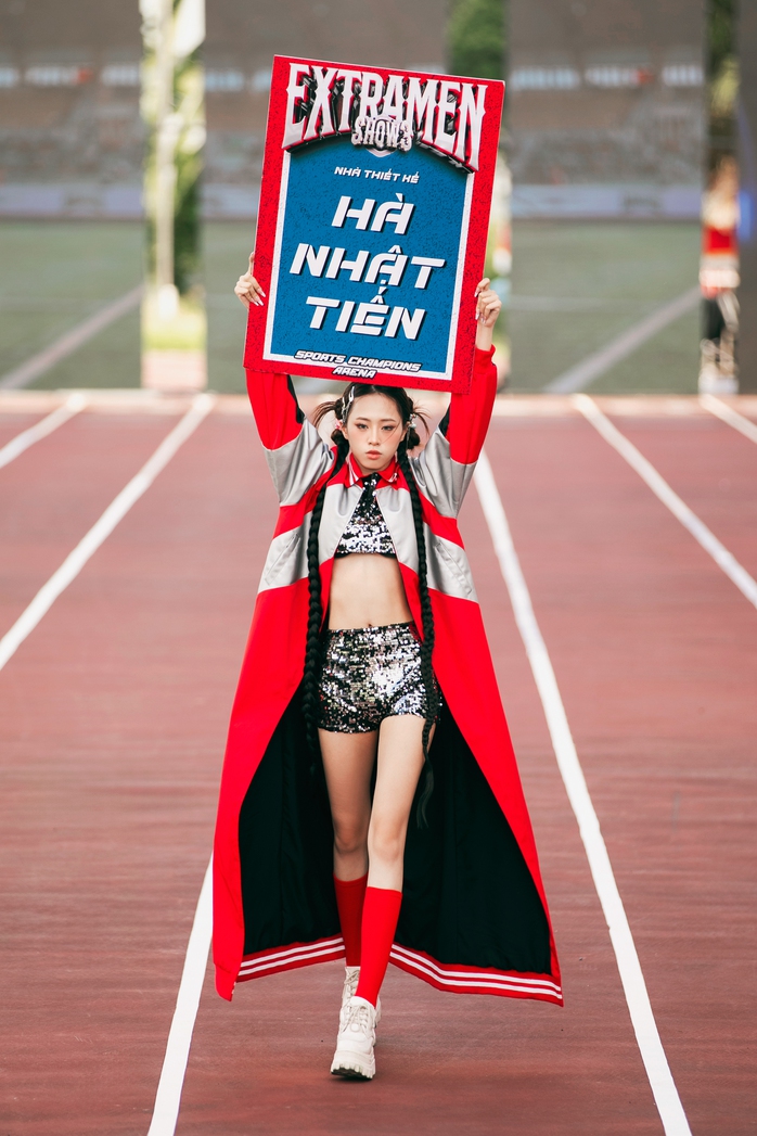 Cha con ca sĩ Đàm Vĩnh Hưng làm mẫu- Ảnh 10. Cha con ca sĩ Đàm Vĩnh Hưng làm mẫu- Ảnh 10.