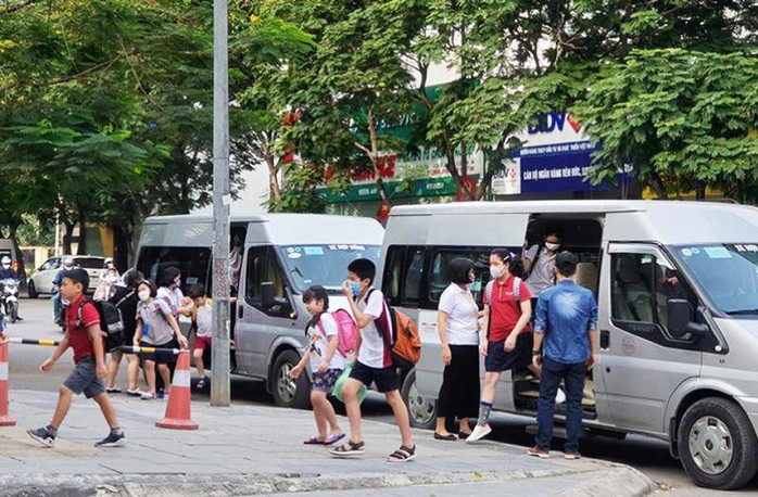 Xe hợp đồng đưa đón học sinh tại Hà NộiẢnh: Ninh Giang Xe hợp đồng đưa đón học sinh tại Hà NộiẢnh: Ninh Giang