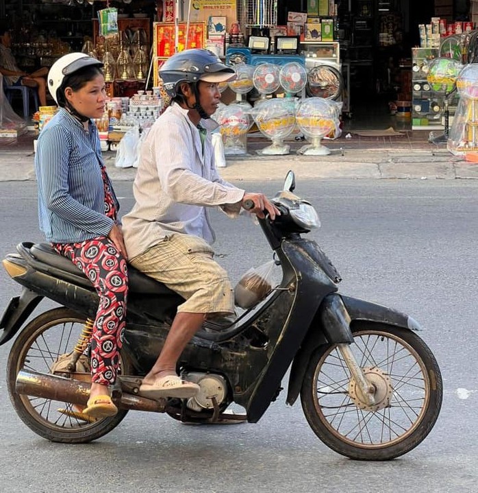 Người cha nghẹn ngào tìm con mất tích bí ẩn- Ảnh 2. Người cha nghẹn ngào tìm con mất tích bí ẩn- Ảnh 2.