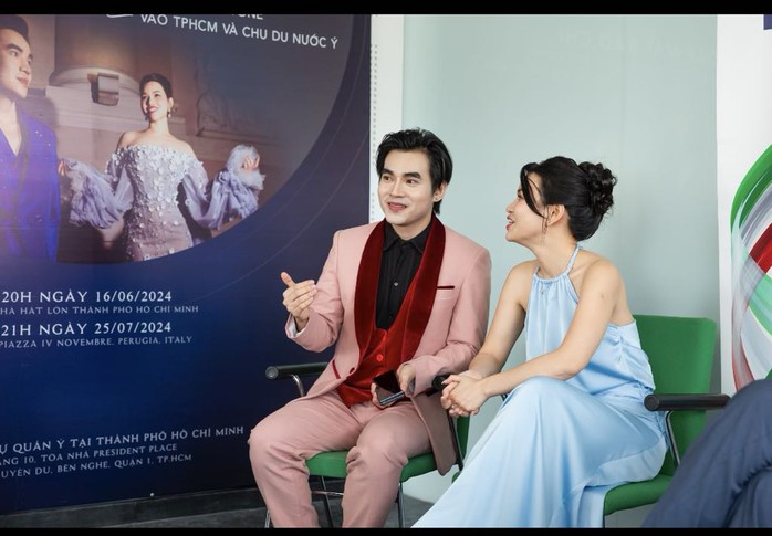 Giải nhất thính phòng Quốc Đạt lập cú nổ lớn- Ảnh 2. Giải nhất thính phòng Quốc Đạt lập cú nổ lớn- Ảnh 2.