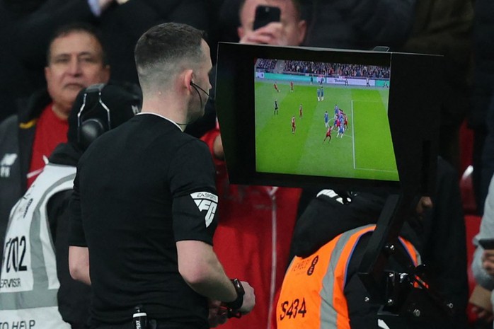 BÊN LỀ EURO 2024: VAR và những ứng dụng công nghệ- Ảnh 1. BÊN LỀ EURO 2024: VAR và những ứng dụng công nghệ- Ảnh 1.