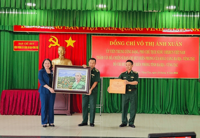 Phó Chủ tịch nước Võ Thị Ánh Xuân làm việc tại tỉnh Bà Rịa - Vũng Tàu- Ảnh 3. Phó Chủ tịch nước Võ Thị Ánh Xuân làm việc tại tỉnh Bà Rịa - Vũng Tàu- Ảnh 3.