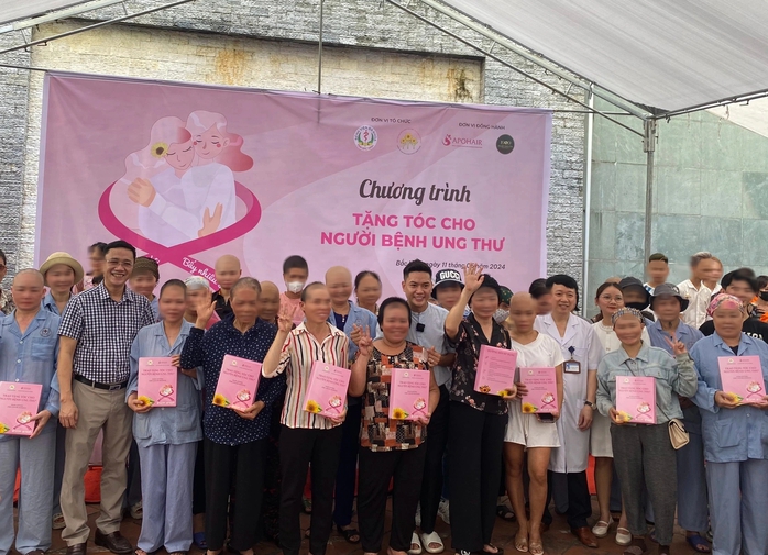 Quỹ Ngày mai tươi sáng nói gì về vụ tố "ăn bớt" 650 bộ tóc cho bệnh nhân ung thư?- Ảnh 2. Quỹ Ngày mai tươi sáng nói gì về vụ tố "ăn bớt" 650 bộ tóc cho bệnh nhân ung thư?- Ảnh 2.