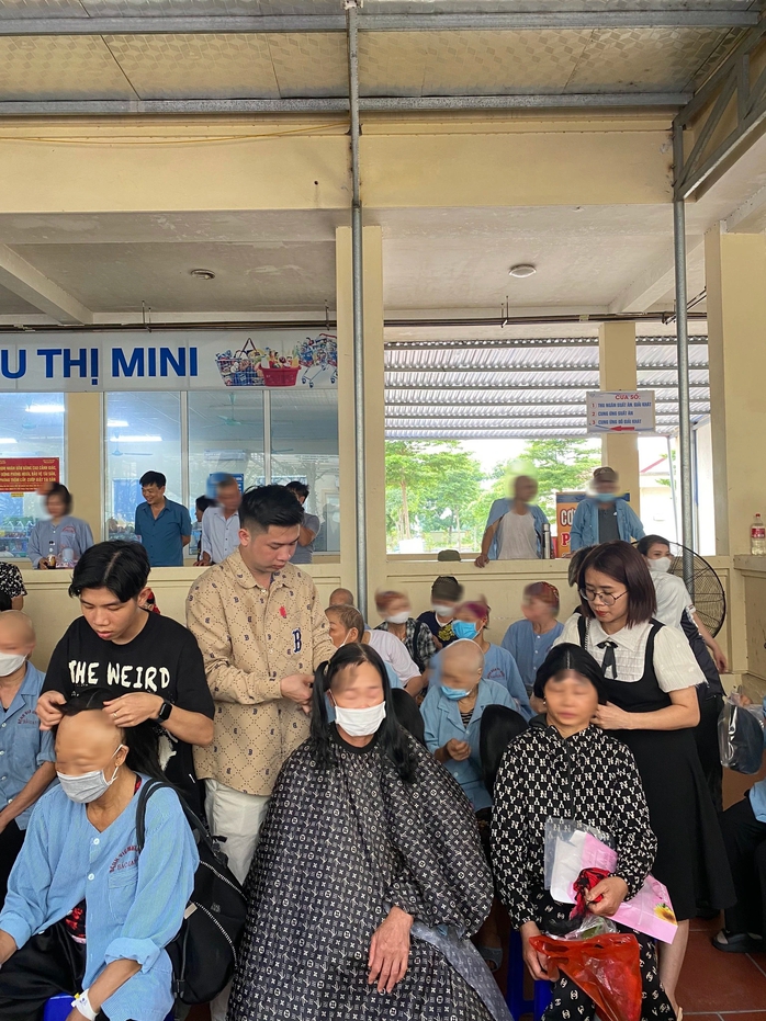 Quỹ Ngày mai tươi sáng nói gì về vụ tố "ăn bớt" 650 bộ tóc cho bệnh nhân ung thư?- Ảnh 3. Quỹ Ngày mai tươi sáng nói gì về vụ tố "ăn bớt" 650 bộ tóc cho bệnh nhân ung thư?- Ảnh 3.