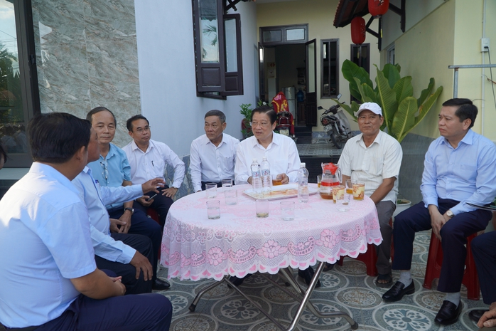 Ông Phan Đình Trạc thăm 3 Ông Phan Đình Trạc thăm 3