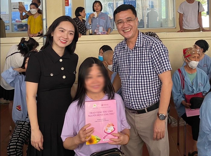 Quỹ Ngày mai tươi sáng nói gì về vụ tố "ăn bớt" 650 bộ tóc cho bệnh nhân ung thư?- Ảnh 1. Quỹ Ngày mai tươi sáng nói gì về vụ tố "ăn bớt" 650 bộ tóc cho bệnh nhân ung thư?- Ảnh 1.