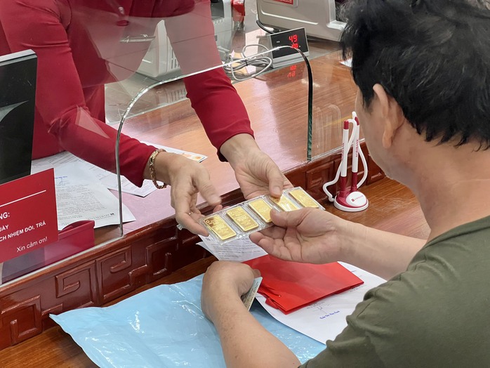 Con số bất ngờ về lượng khách đăng ký mua vàng miếng SJC online- Ảnh 1. Con số bất ngờ về lượng khách đăng ký mua vàng miếng SJC online- Ảnh 1.