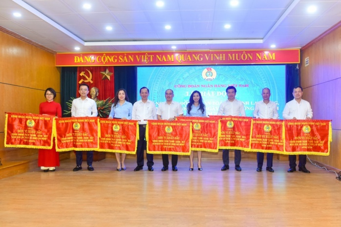 Công đoàn Agribank hưởng ứng Tháng Công nhân và tháng hành động về An toàn, vệ sinh lao động năm 2024- Ảnh 2. Công đoàn Agribank hưởng ứng Tháng Công nhân và tháng hành động về An toàn, vệ sinh lao động năm 2024- Ảnh 2.
