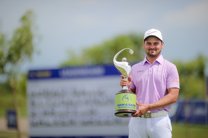Golf thủ Pakistan phá kỷ lục khi vô địch Nam A Bank Vietnam Masters 2024- Ảnh 2. Golf thủ Pakistan phá kỷ lục khi vô địch Nam A Bank Vietnam Masters 2024- Ảnh 2.