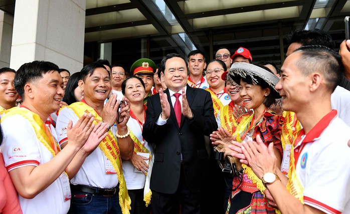 Chủ tịch Quốc hội Trần Thanh Mẫn: Lan toả nghĩa cử hiến máu tình nguyện- Ảnh 2. Chủ tịch Quốc hội Trần Thanh Mẫn: Lan toả nghĩa cử hiến máu tình nguyện- Ảnh 2.